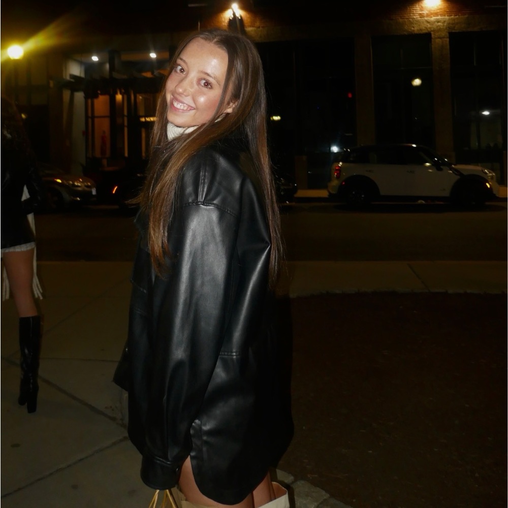 Meet your Posher, Samantha